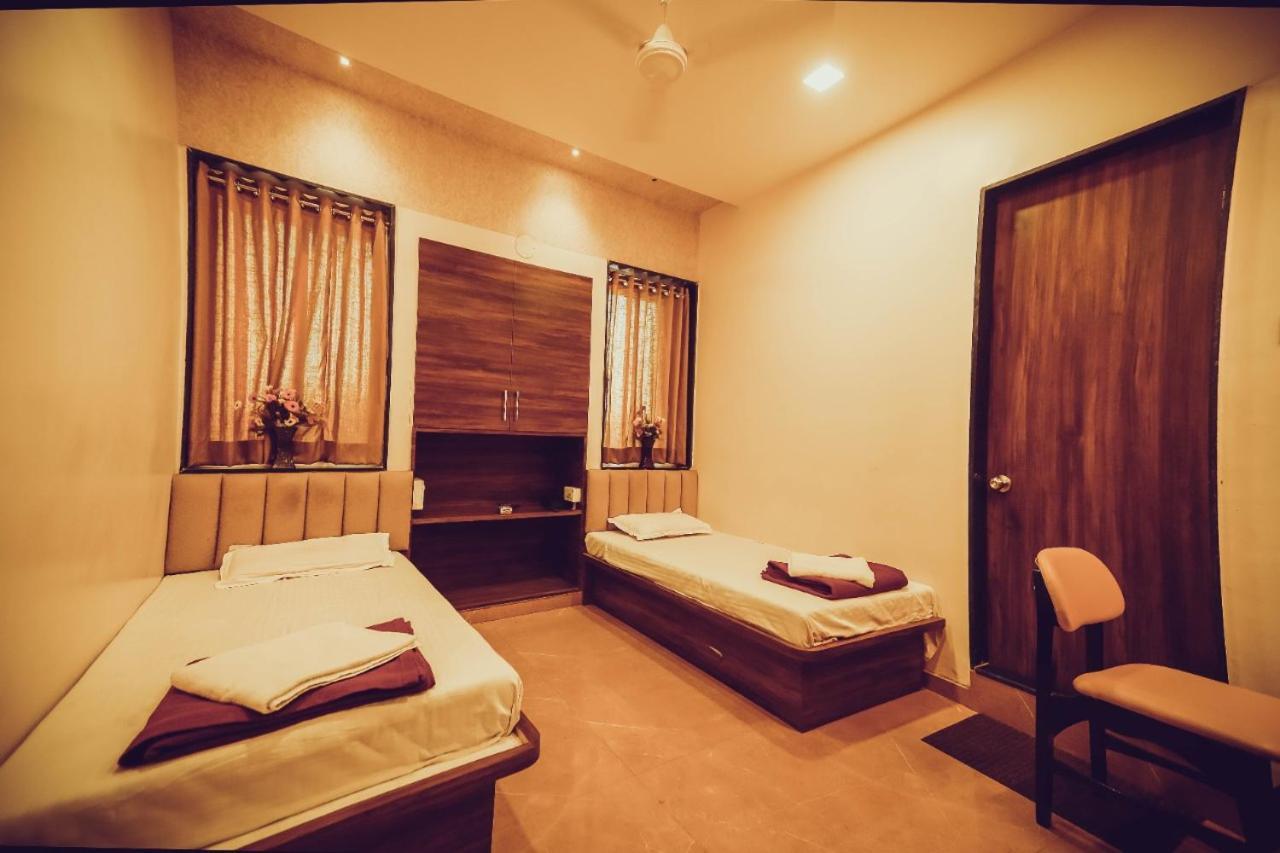 Hotel Kiran Miraj מראה חיצוני תמונה