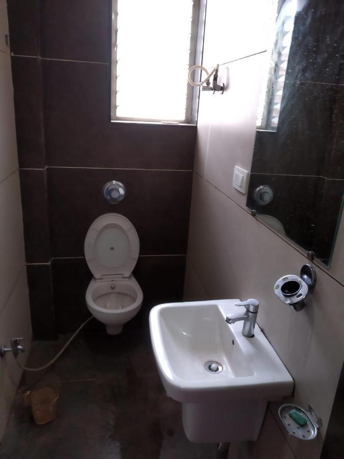 Hotel Kiran Miraj מראה חיצוני תמונה